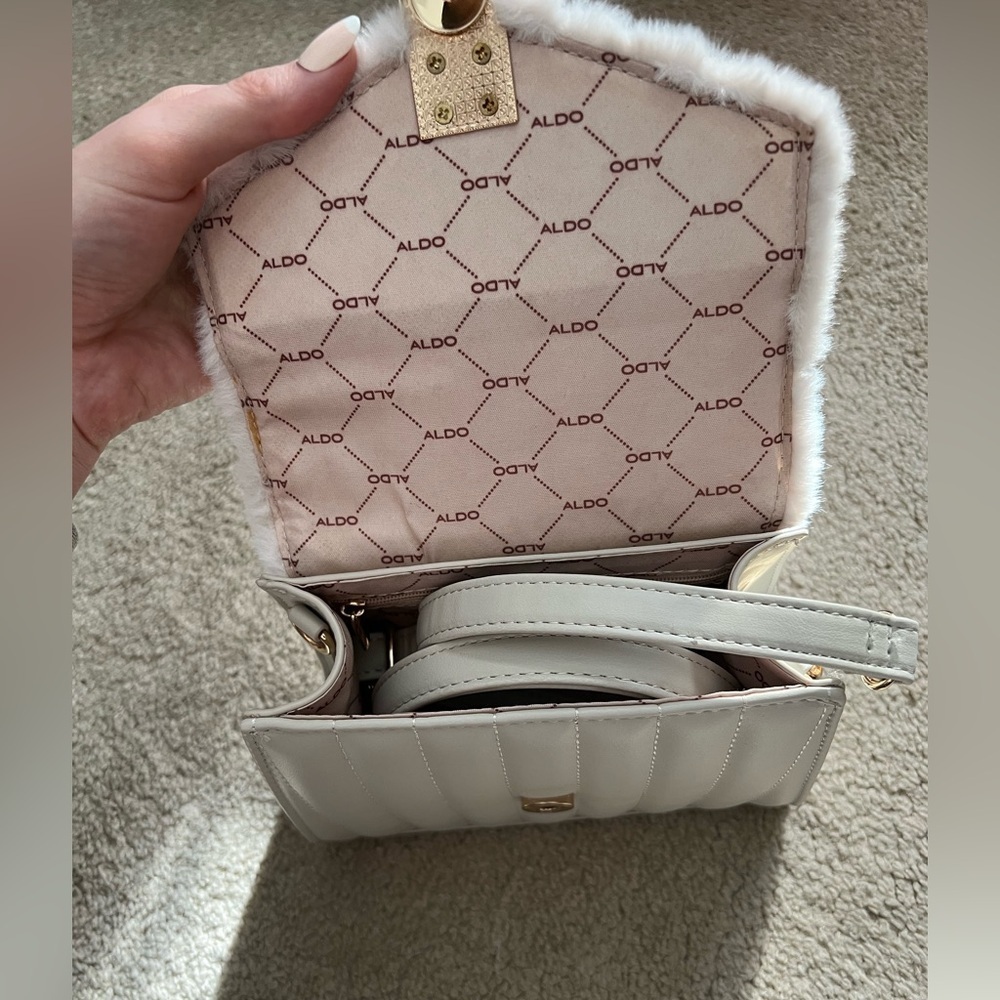 NWT ALDO White Faux Fur Women's Bag - Picture 2 of 7